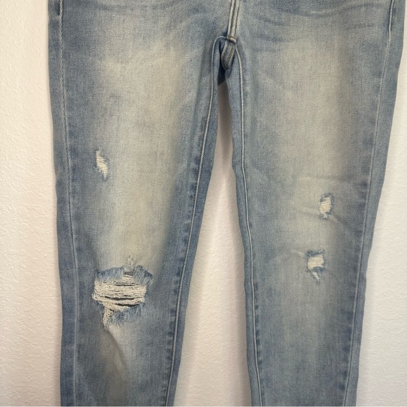 KanCan Distressed Light Wash Skinny Jeans Size 9/28 - Picture 2 of 9